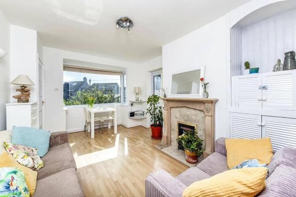 Sunrise! ~ 2 Bedrooms, Garden, Parking, Sea Views St Ives Екстериор снимка