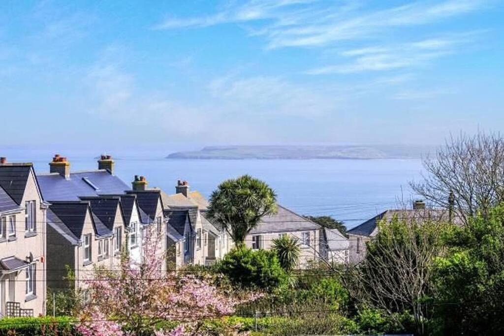 Sunrise! ~ 2 Bedrooms, Garden, Parking, Sea Views St Ives Екстериор снимка