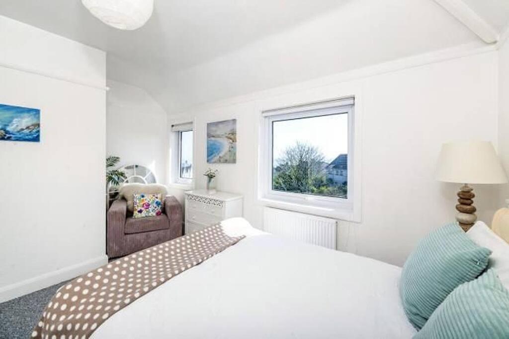 Sunrise! ~ 2 Bedrooms, Garden, Parking, Sea Views St Ives Екстериор снимка