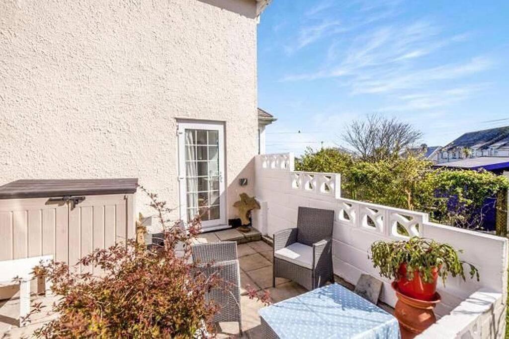 Sunrise! ~ 2 Bedrooms, Garden, Parking, Sea Views St Ives Екстериор снимка
