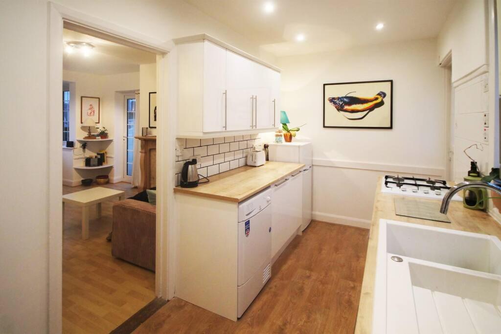 Sunrise! ~ 2 Bedrooms, Garden, Parking, Sea Views St Ives Екстериор снимка