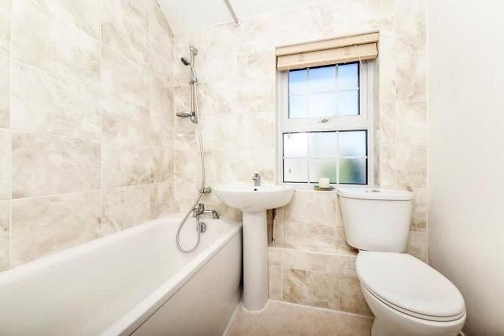 Sunrise! ~ 2 Bedrooms, Garden, Parking, Sea Views St Ives Екстериор снимка