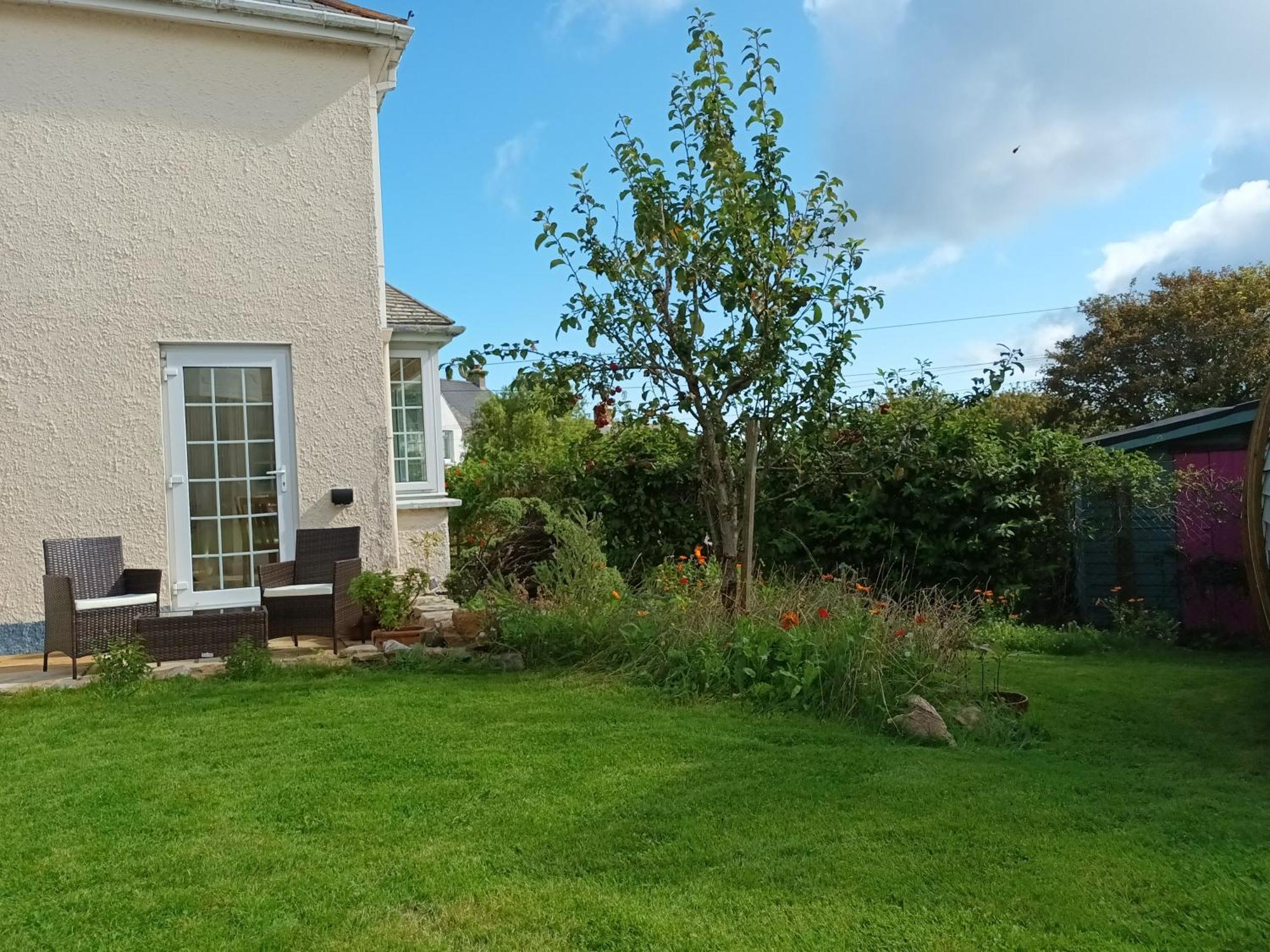 Sunrise! ~ 2 Bedrooms, Garden, Parking, Sea Views St Ives Екстериор снимка
